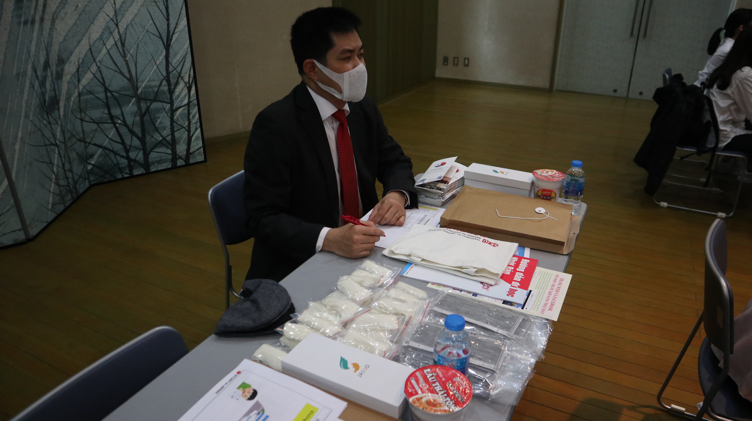 VAJA THAM DỰ LỄ TIỄN ĐOÀN LƯU HỌC SINH ĐƯỢC CẤP HỌC BỔNG CHÍNH PHỦ NHẬT BẢN (MEXT)